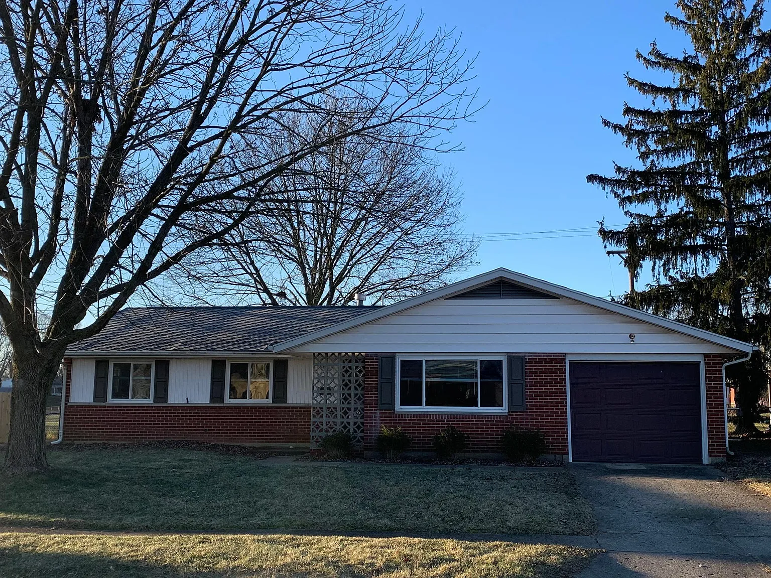 812 Hile Ln photo 1