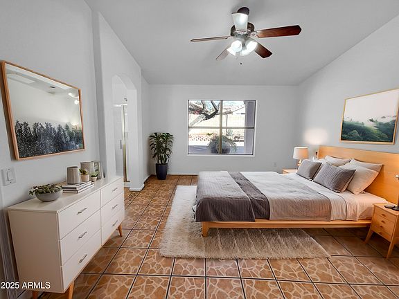 4th image of 12914 W WILSHIRE Drive
