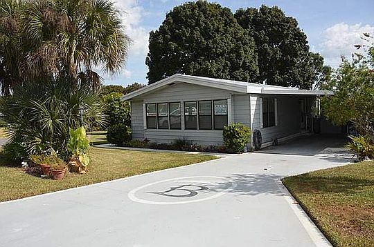1st image of 1105 Lake Dr
