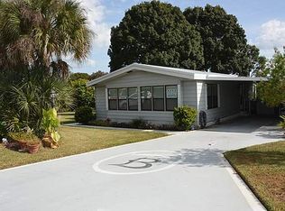 1105 Lake Dr, Grand Island, FL 32735