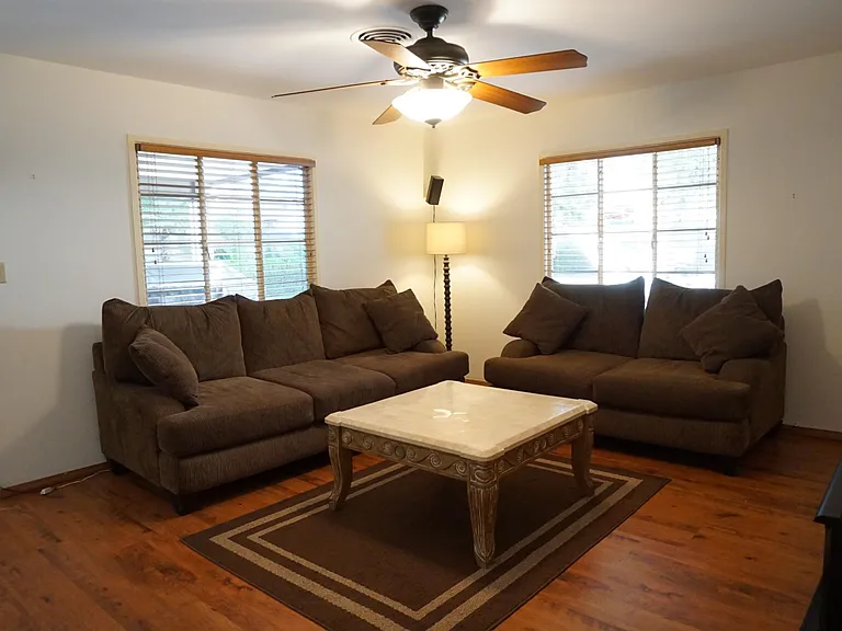 527 N Plaza Amigo — Photo 21