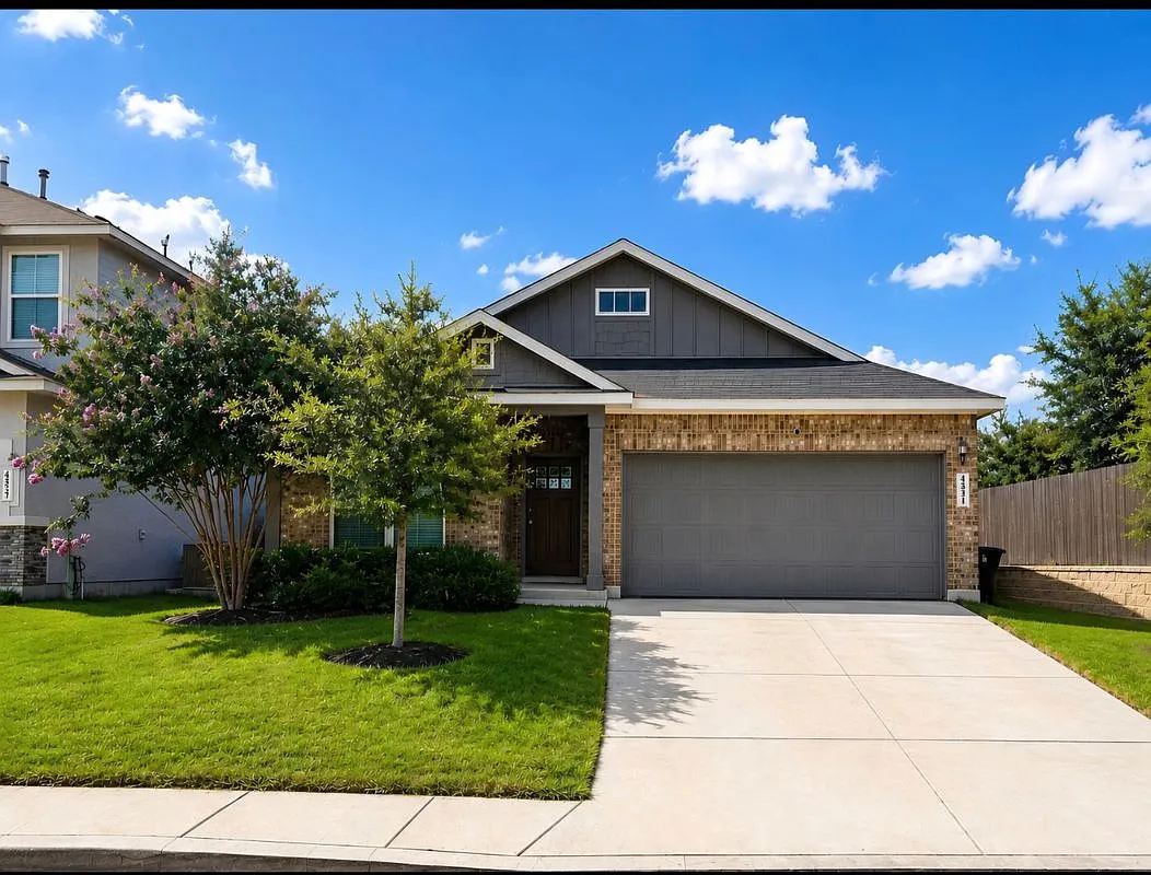 4 bed, 2.0 bath, 1917 sqft, $2,500 — Photo 2