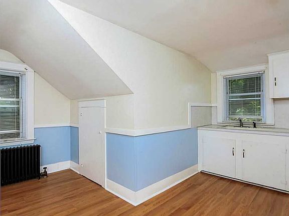 5th image of 69 Alexander St
