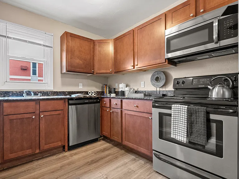 4531 36th 1/2 St W — Photo 11