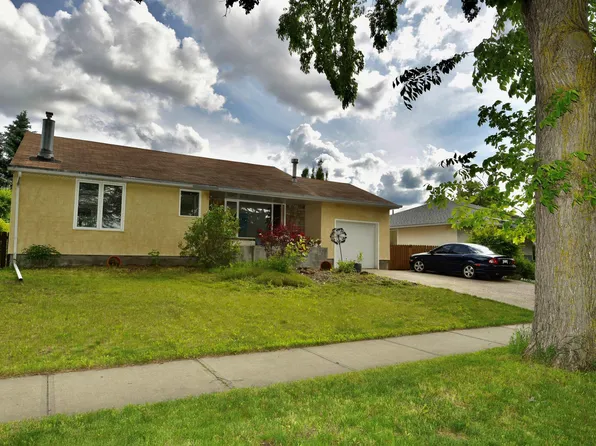 7923 94th Ave NW, Edmonton, AB T6C 1W5