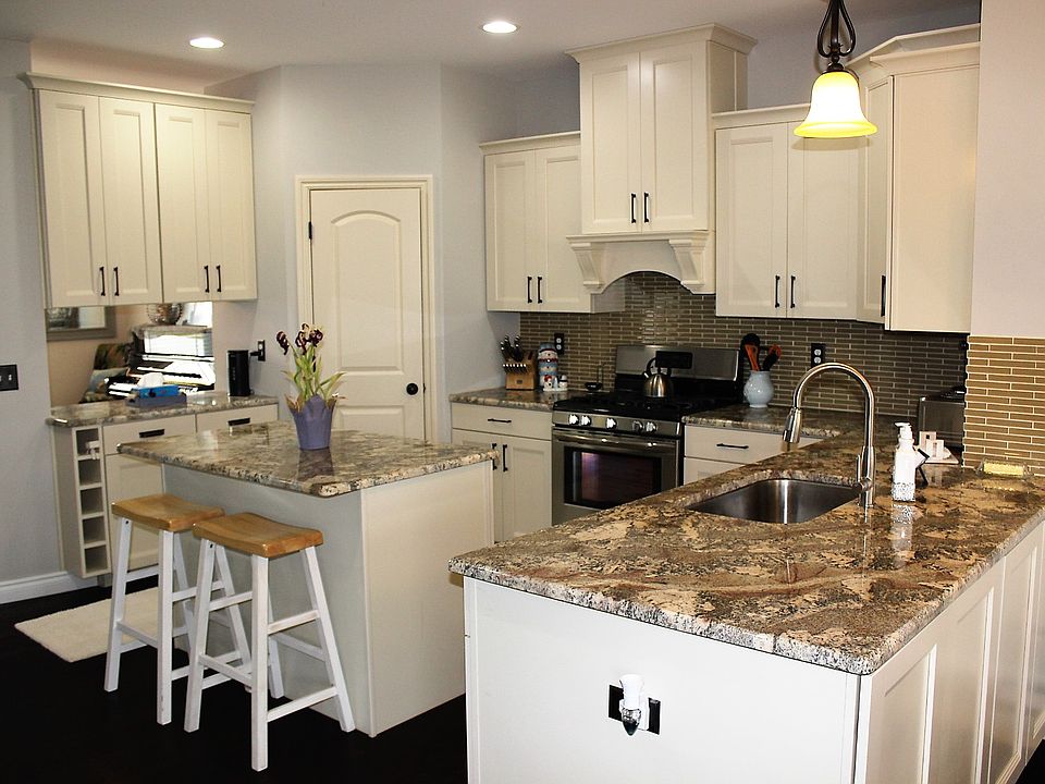 1st image of 26557 Bronx Dr