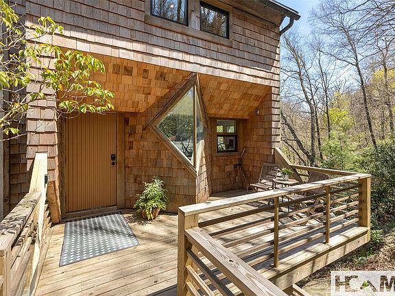 3rd image of 220 Worley Road