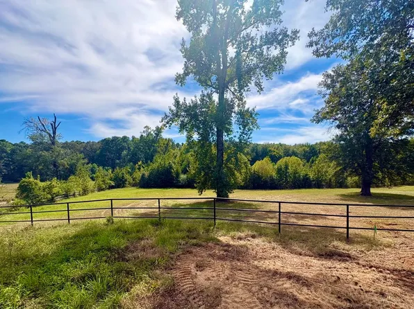 3 Pine Tree Rd, Longview, TX 75604