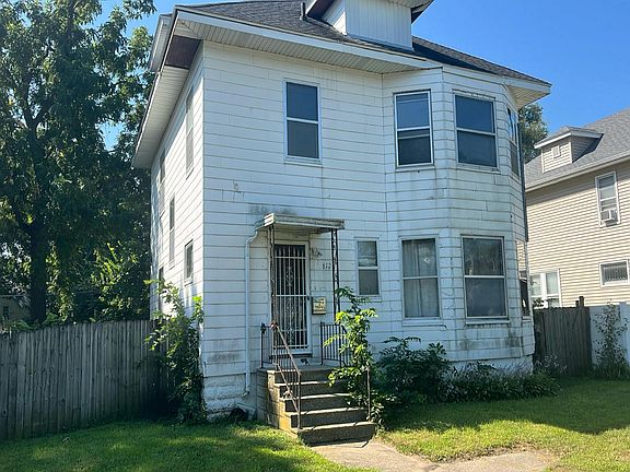3rd image of 612 Independence Ave