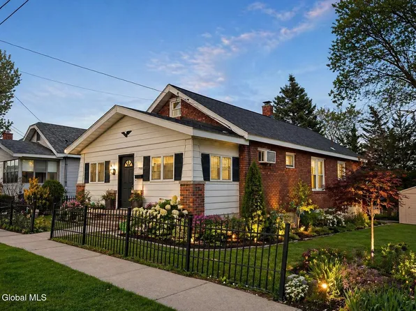 730 8th Avenue, Watervliet, NY 12189