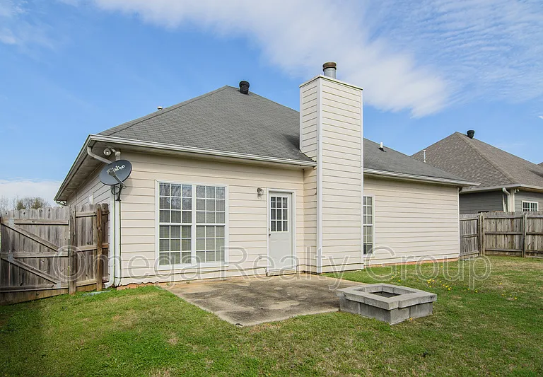 1030 Lexington Dr — Photo 28