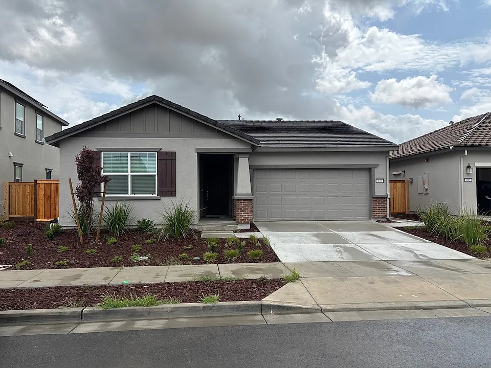 476 Pismo Dr