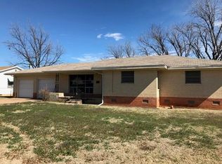404 Sunnybrook Dr, Frederick, OK 73542