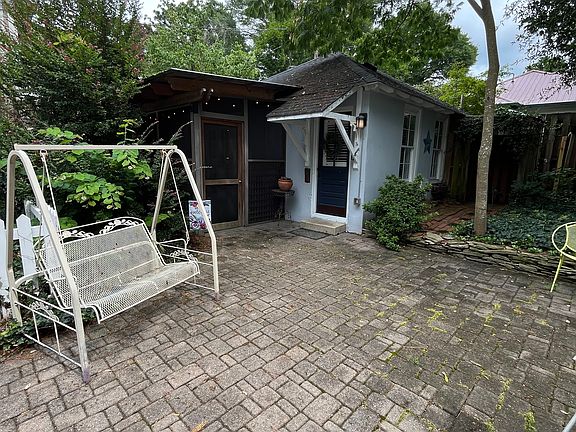 5th image of 205 E New Hampshire Ave