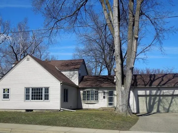 1802 E Main St, Mankato, MN 56001