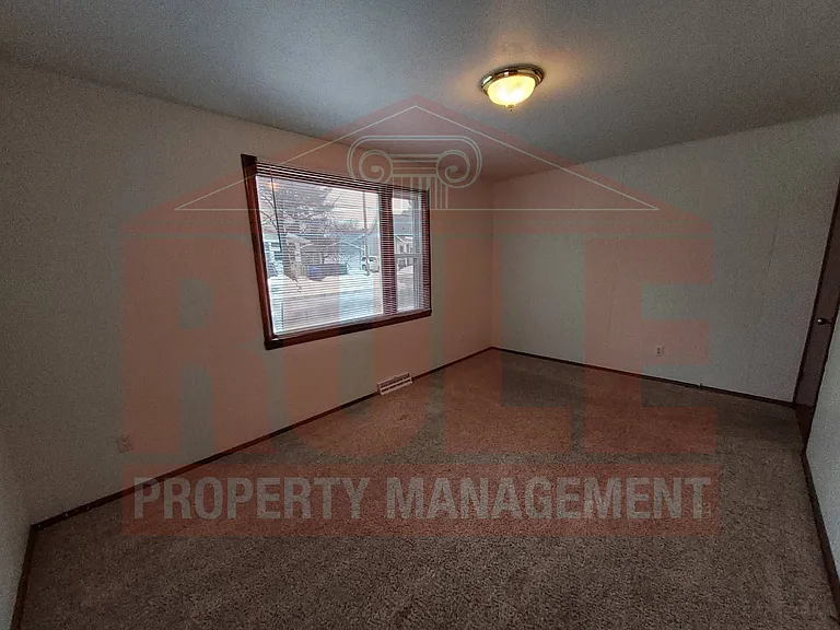 512 E Atlantic St — Photo 18