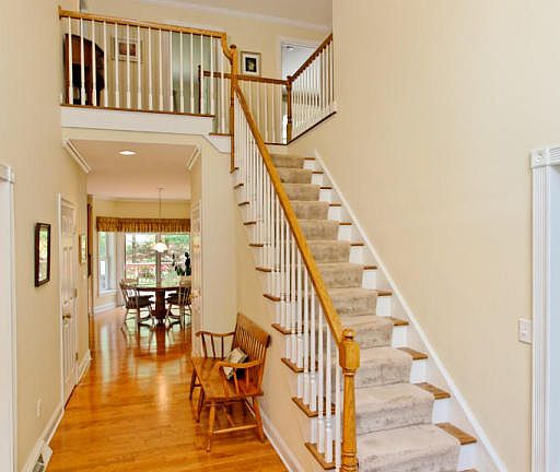 4th image of 5 Seymour Dr