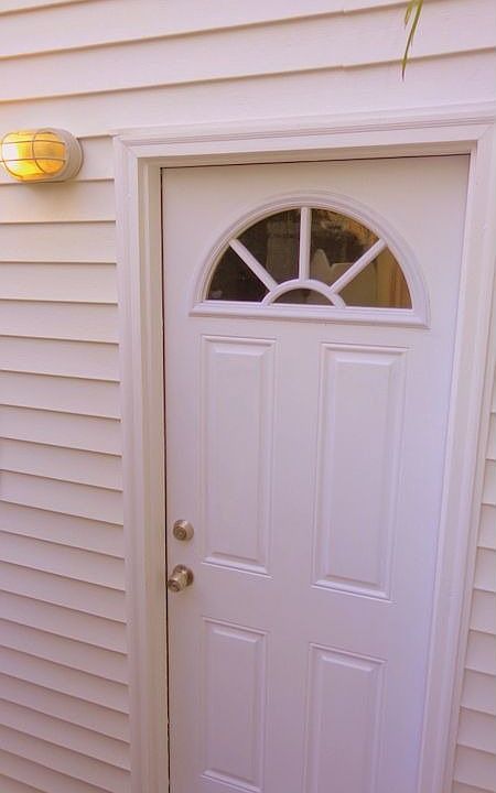 2nd image of 2121 S 18th St