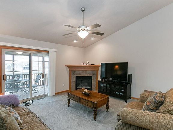 3rd image of 251 Woodfield Dr