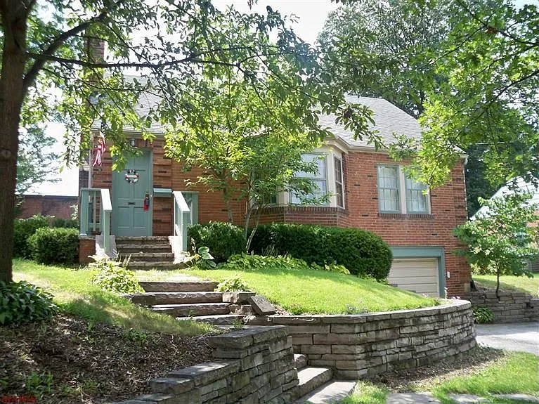 609 Angenette Ave photo 1