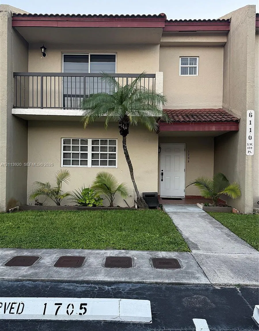 Terra Lake Villas Condo — Photo 1