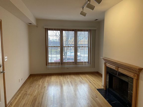 3rd image of 1432 W Cortez St #Gdn