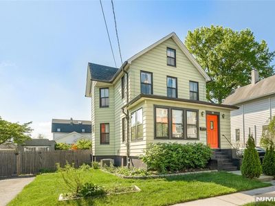 51 Maple St, Rutherford, NJ, 07070