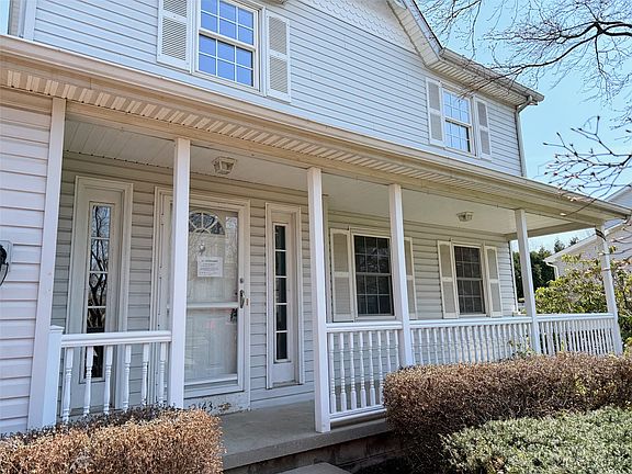 2nd image of 2143 Foxwood Dr