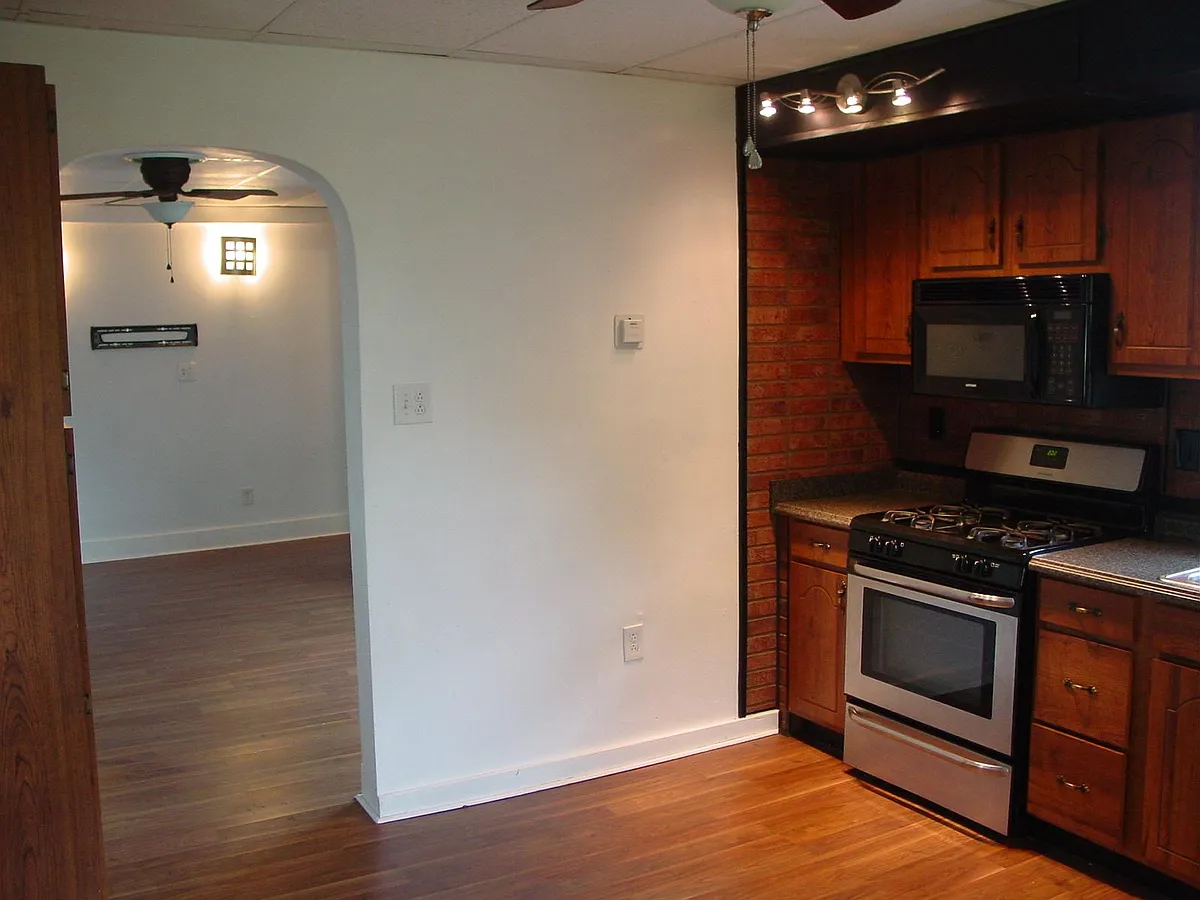 Building Photo - 813 McCandless Ave #2