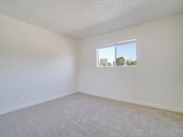 River Trail Apartments — Photo 31