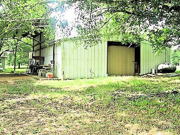 3rd image of 3187 W Chambliss Ln