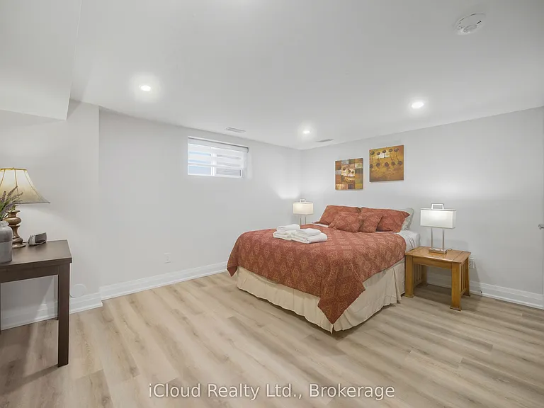 23 Swanhurst Blvd #B — Photo 11