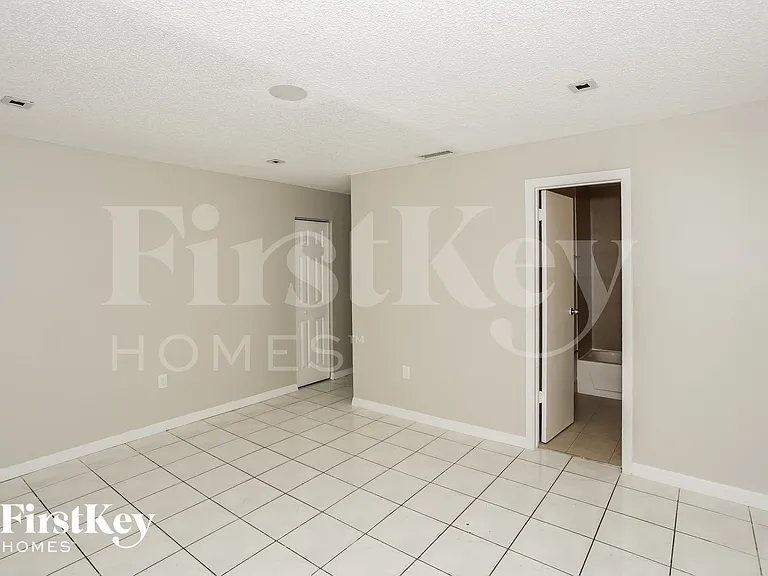 4610 SW 143rd Ct W — Photo 10