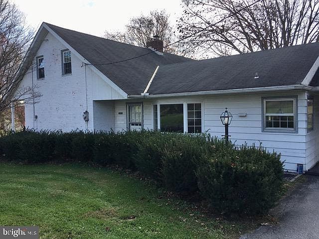 1st image of 690 Bean Hill Rd