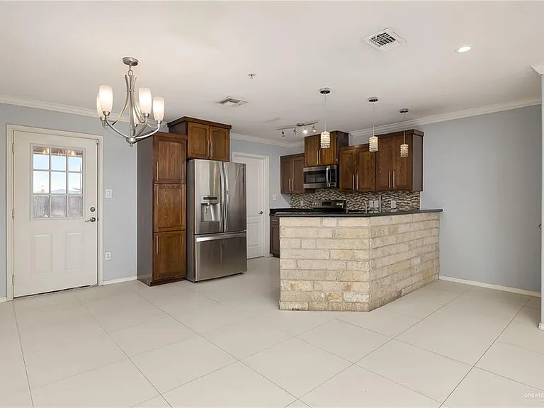 103 S 48th Ln #3 — Photo 7