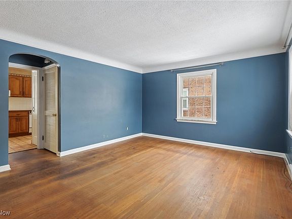 4th image of 23413 Clifford Dr