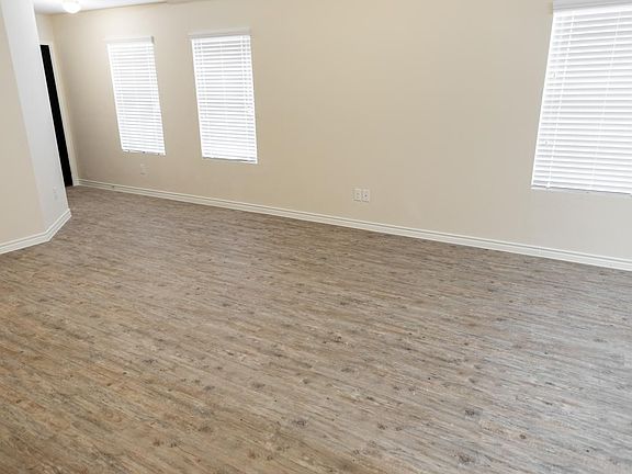 2nd image of 1405 Starling Ln