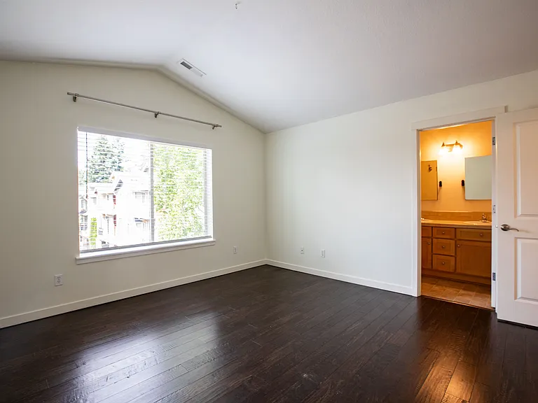 8450 NE Noelle Way — Photo 8