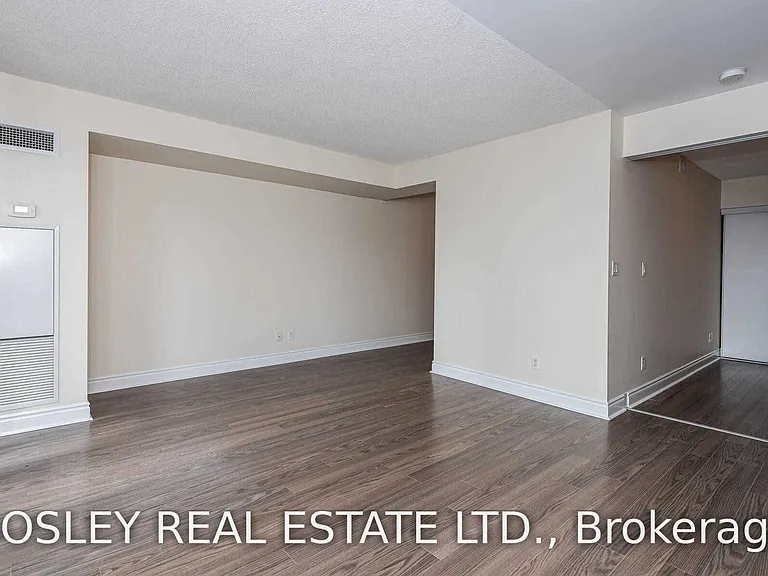 352 Front St W #903 — Photo 8
