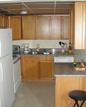 4th image of 367 Markham Cres #Q