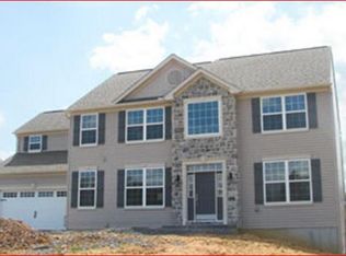 105 Herington Dr, Sinking Spring, PA 19608