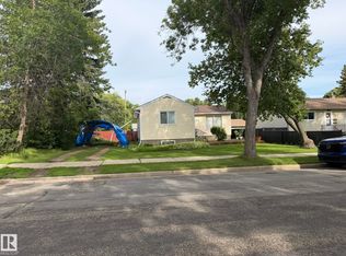11913 39th St NW, Edmonton, AB T5W2J6