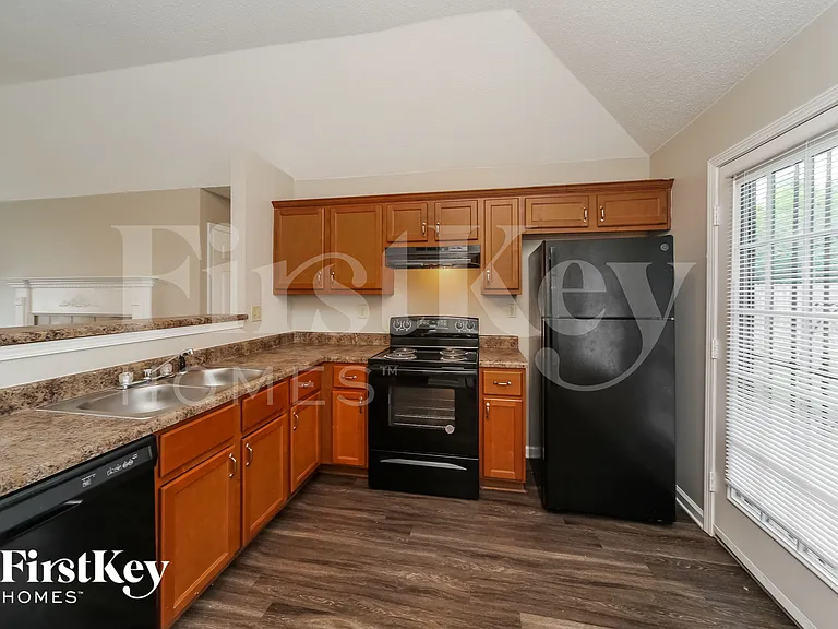 4194 Rainey Woods Dr — Photo 6