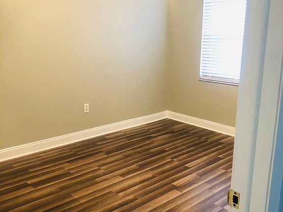 3rd image of 2506 W Stroud Ave APT 202