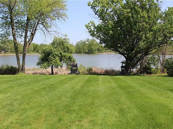 5th image of 22 Widewaters Ln