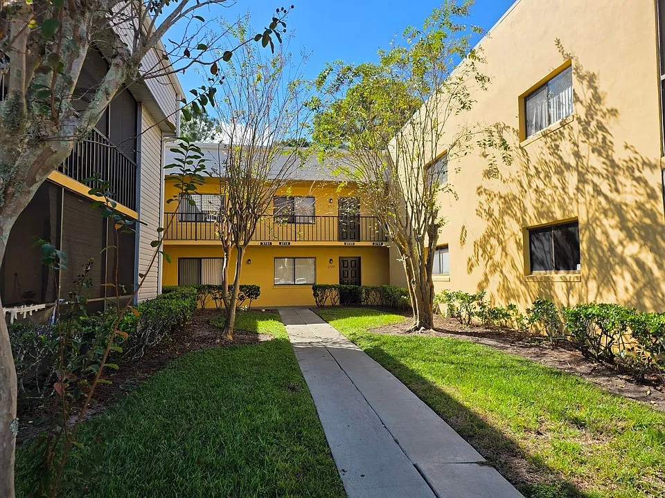 2713 Oak Park Way #112