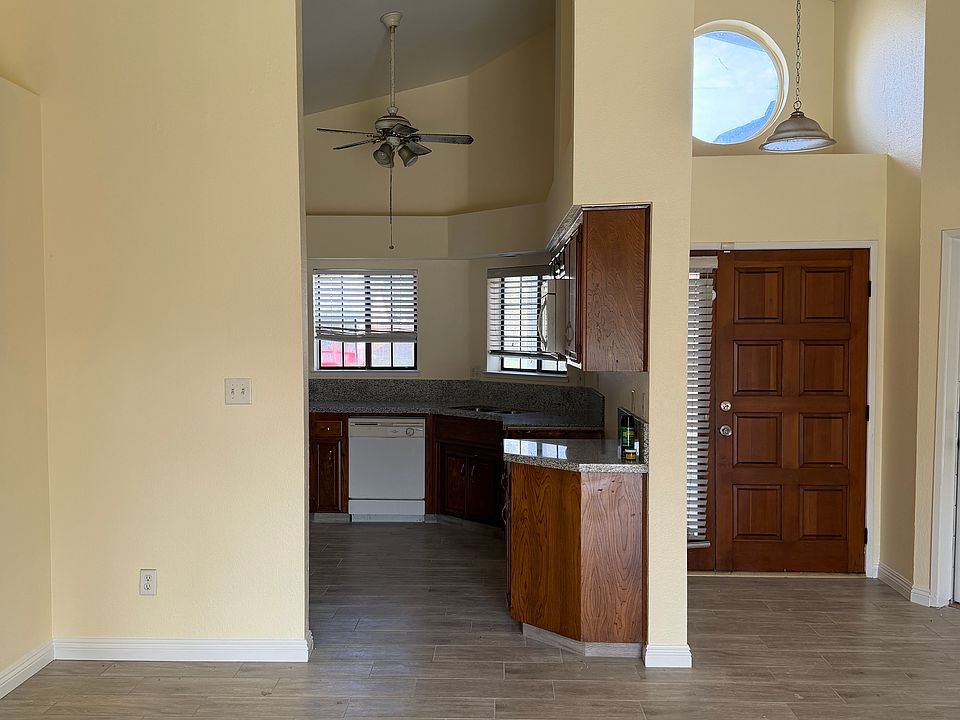 1st image of 4501 Trumbull Dr