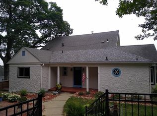 1015 Riverview Dr, Atchison, KS 66002