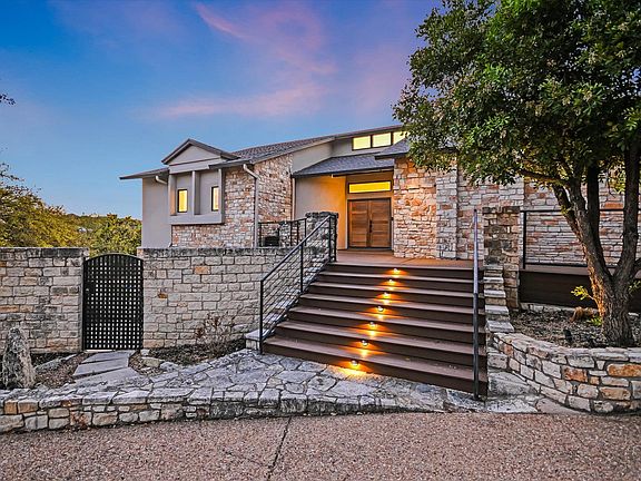 4th image of 14 Rob Roy Rd