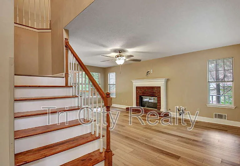 49 Montrose Ln — Photo 40